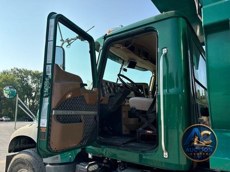 2018 Mack GU713 dump truck
