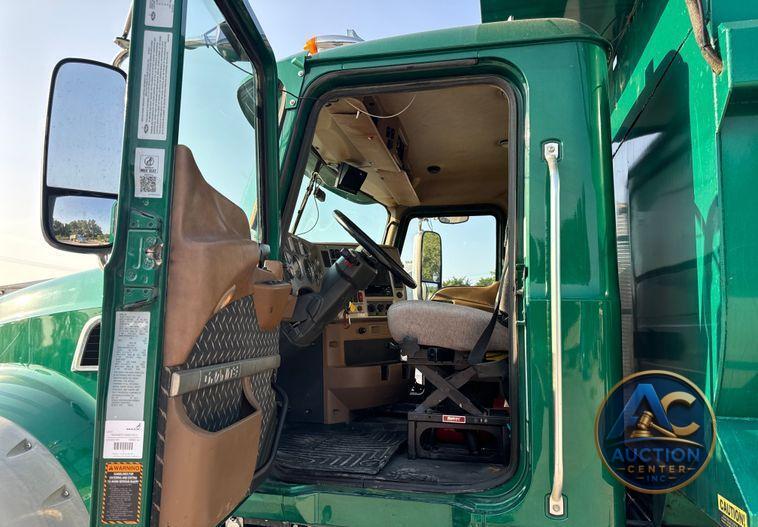 2018 Mack GU713 dump truck