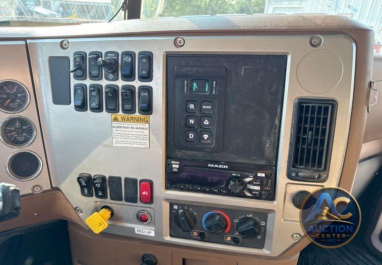 2018 Mack GU713 dump truck