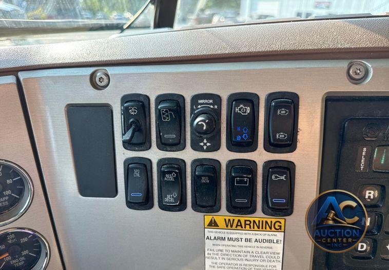 2018 Mack GU713 dump truck