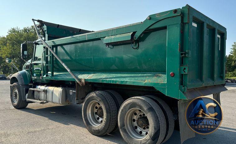 2018 Mack GU713 dump truck