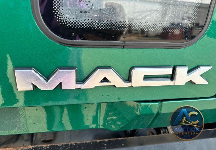 2018 Mack GU713 dump truck