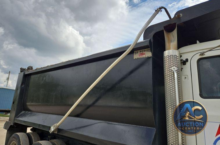 2019 Mack Granite dump truck