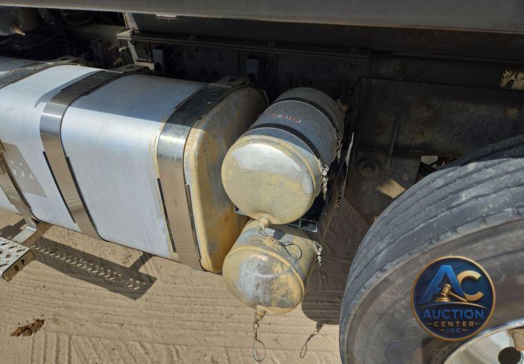 2019 Mack Granite dump truck