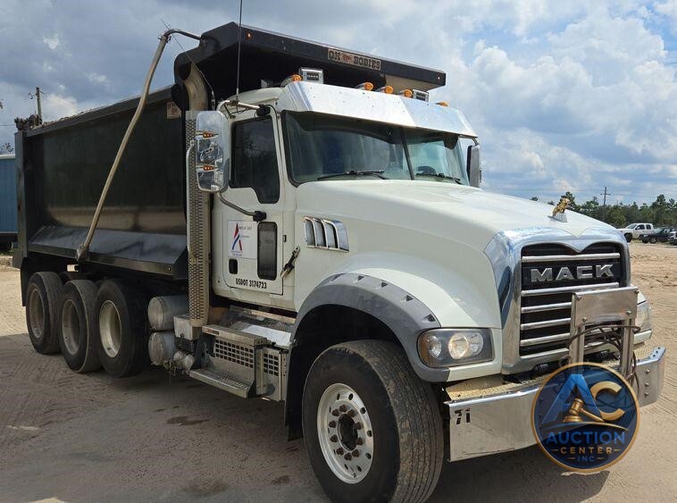 2019 Mack Granite dump truck