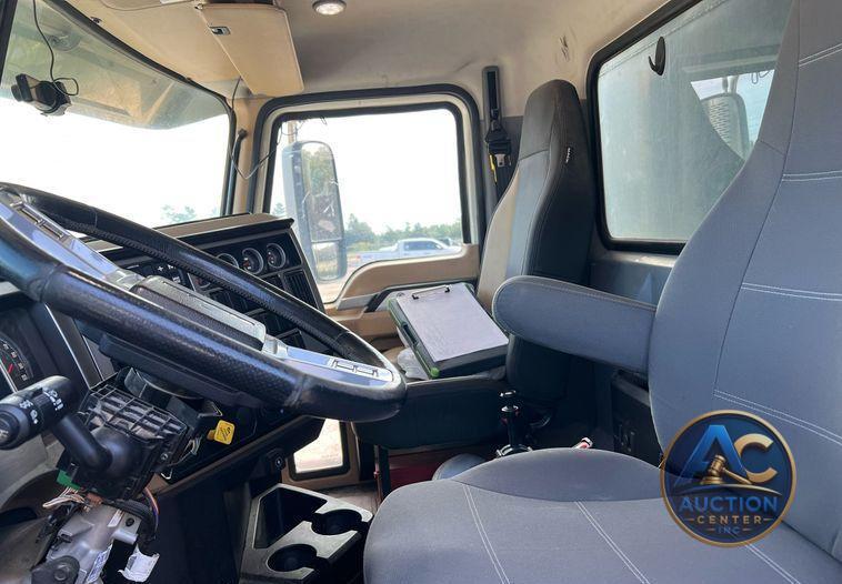 2019 Mack Granite dump truck