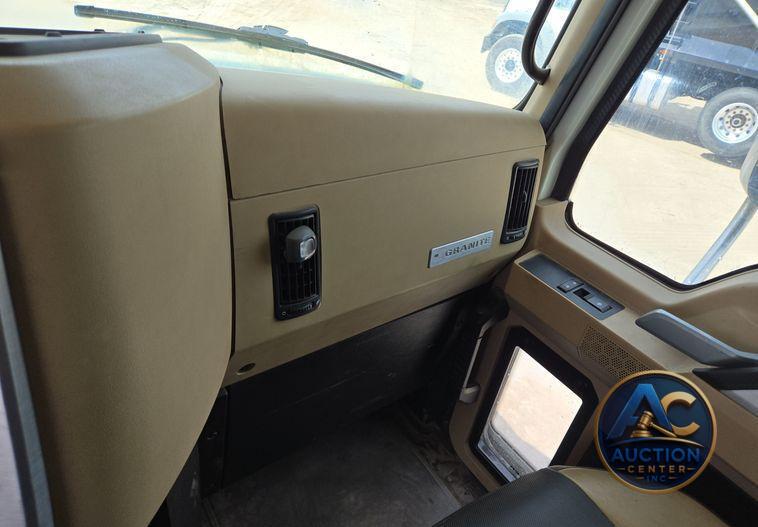 2019 Mack Granite dump truck
