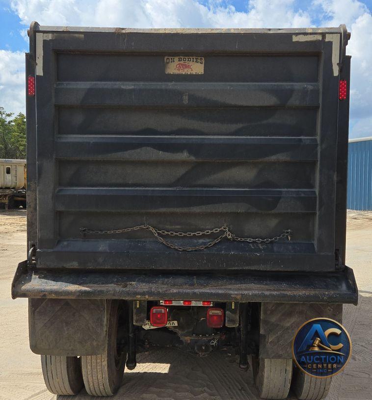 2019 Mack Granite dump truck