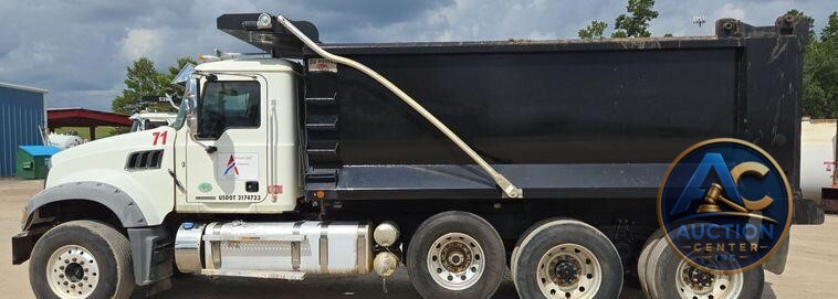 2019 Mack Granite dump truck