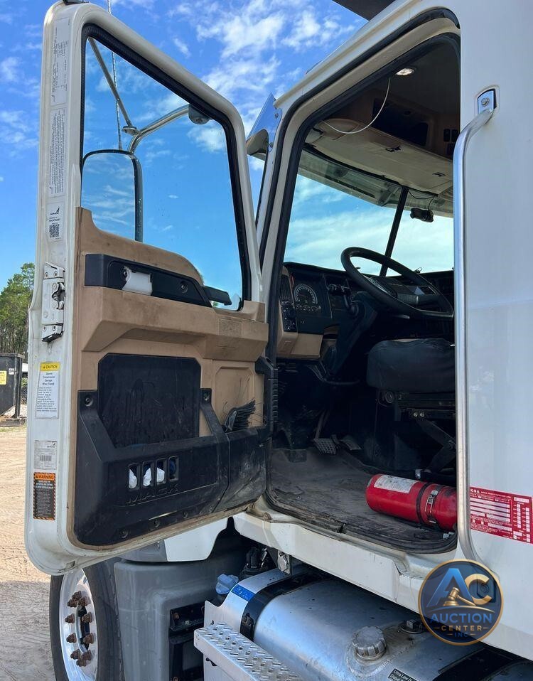 2019 Mack Granite