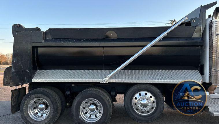 2021 Peterbilt  567 dump truck