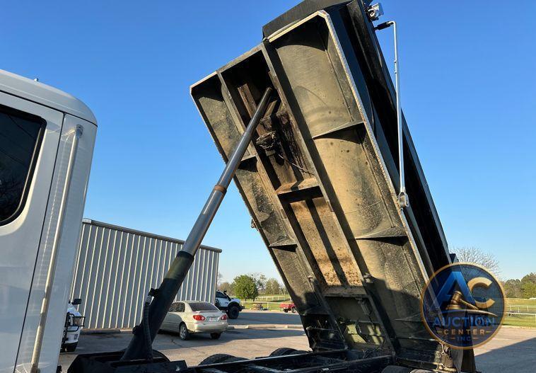 2021 Peterbilt  567 dump truck