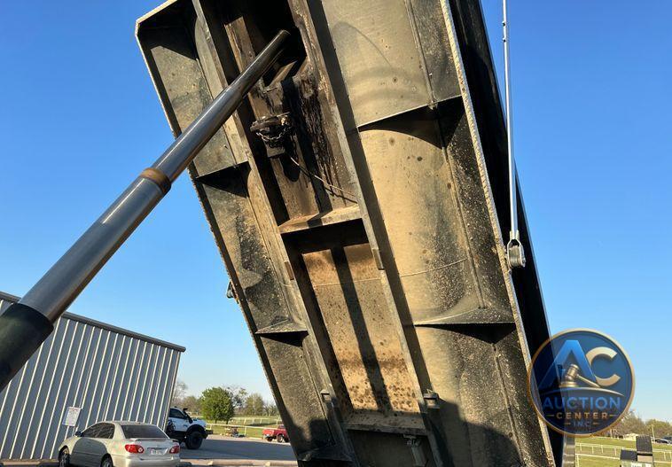 2021 Peterbilt  567 dump truck