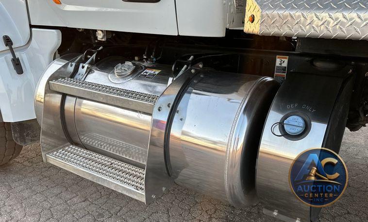 2021 Peterbilt  567 dump truck