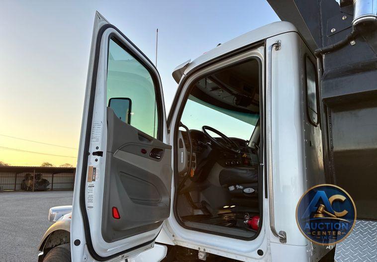 2021 Peterbilt  567 dump truck