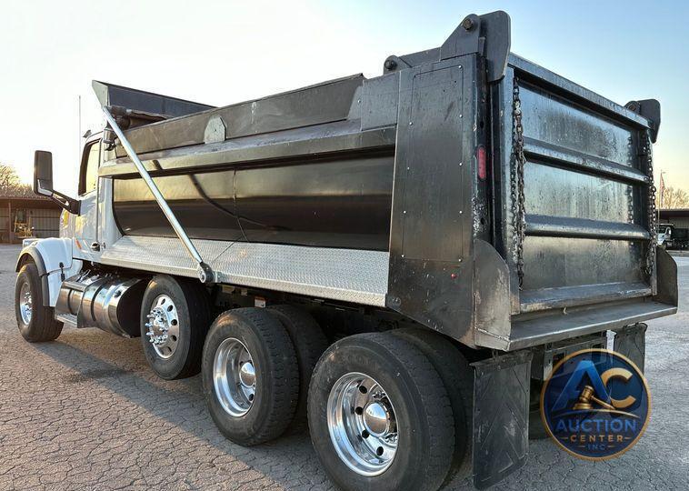 2021 Peterbilt  567 dump truck
