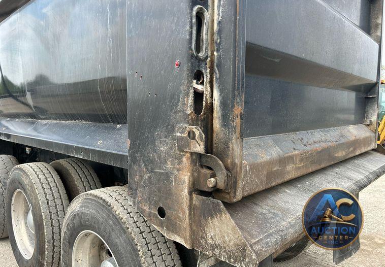 2015 Kenworth T880  dump truck