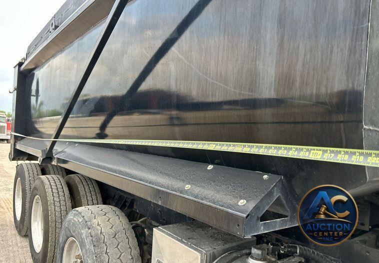 2015 Kenworth T880  dump truck