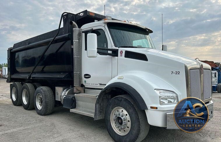 2015 Kenworth T880  dump truck