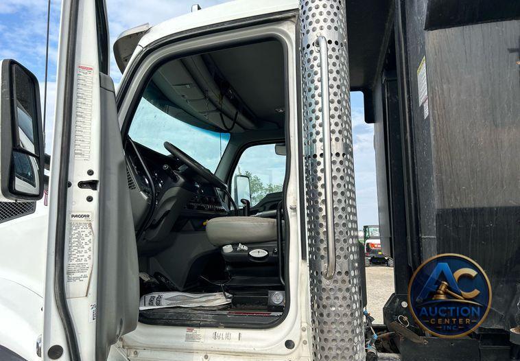 2015 Kenworth T880  dump truck