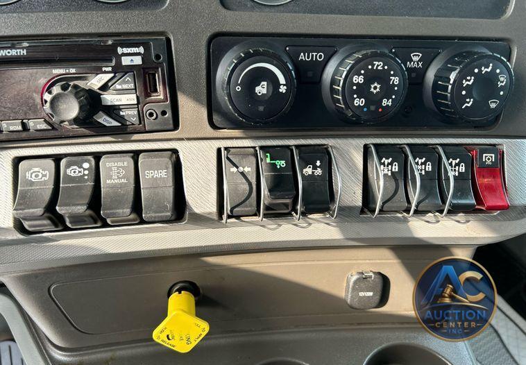 2015 Kenworth T880  dump truck