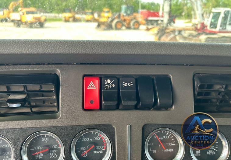 2015 Kenworth T880  dump truck