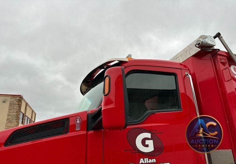2020 Kenworth  T880 dump truck