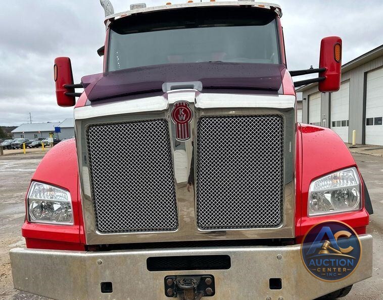 2020 Kenworth  T880 dump truck