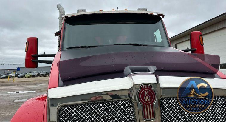 2020 Kenworth  T880 dump truck