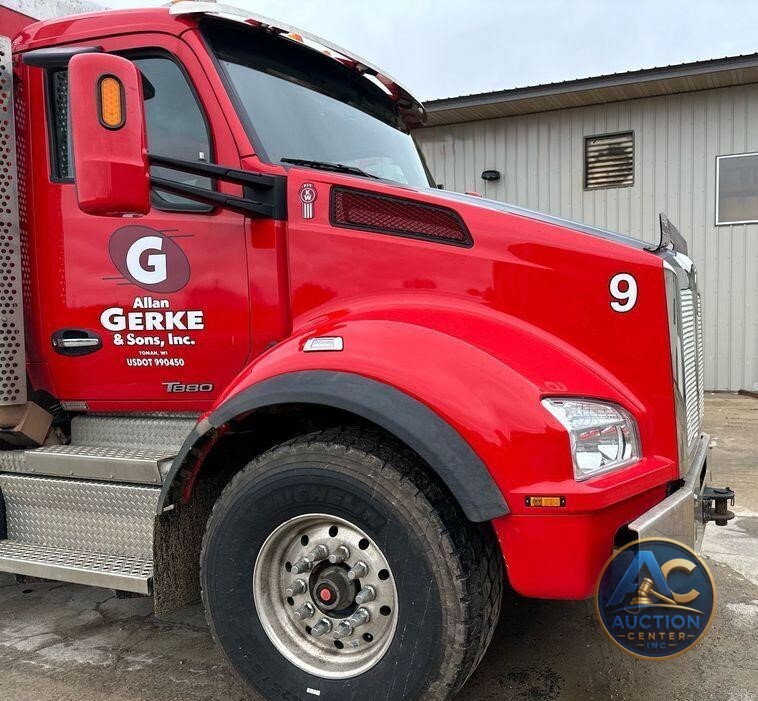 2020 Kenworth  T880 dump truck