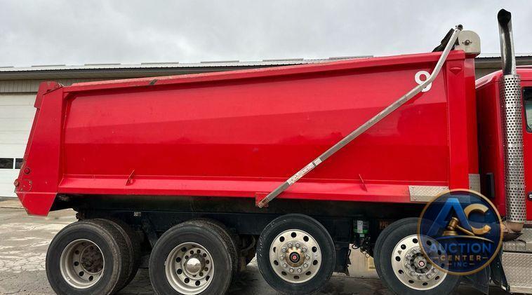 2020 Kenworth  T880 dump truck