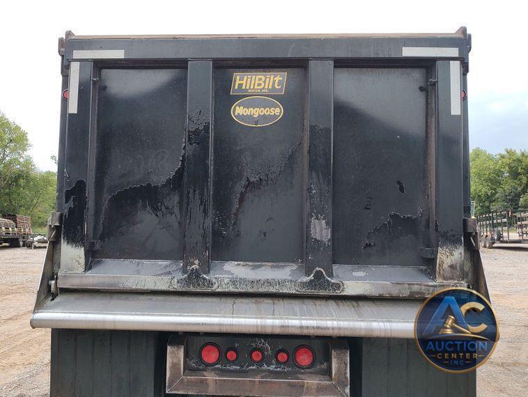 2021 Peterbilt 567  dump truck
