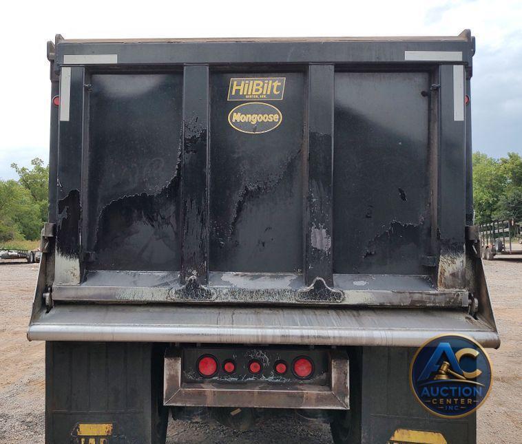 2021 Peterbilt 567  dump truck