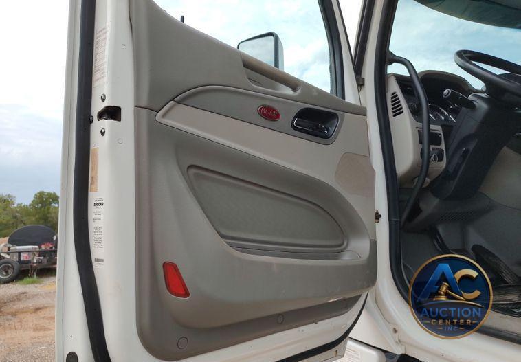 2021 Peterbilt 567  dump truck