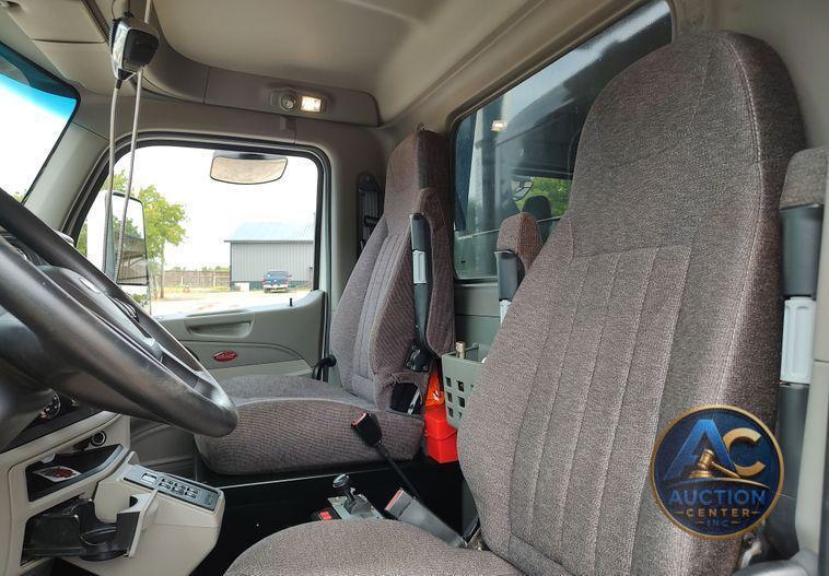 2021 Peterbilt 567  dump truck