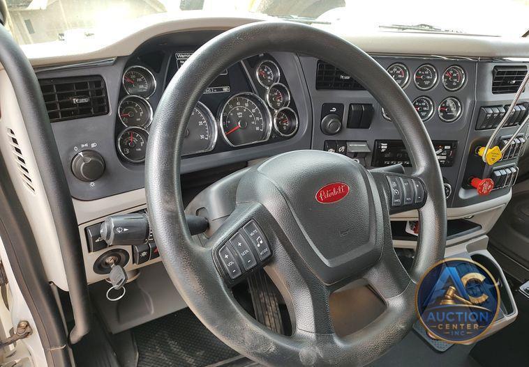 2021 Peterbilt 567  dump truck