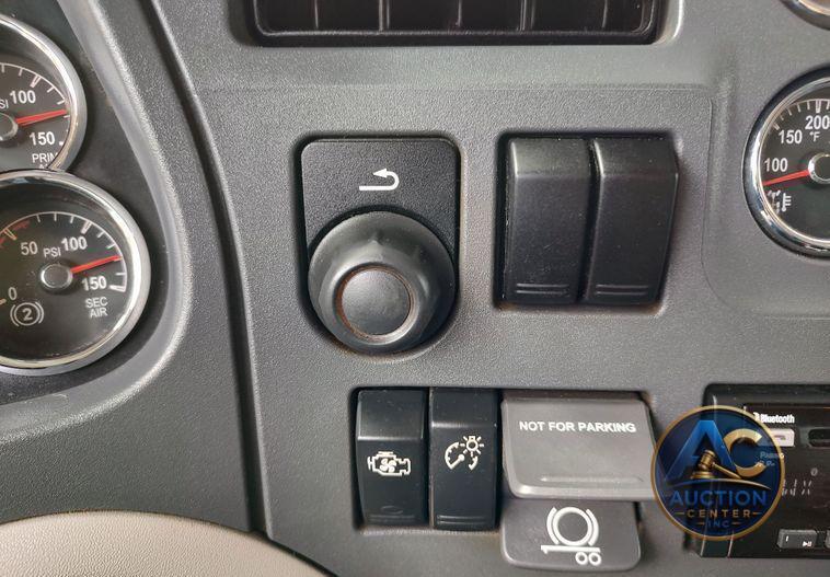 2021 Peterbilt 567  dump truck
