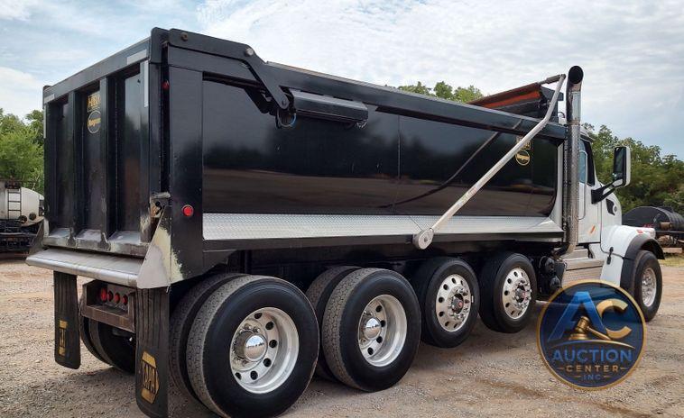 2021 Peterbilt 567  dump truck