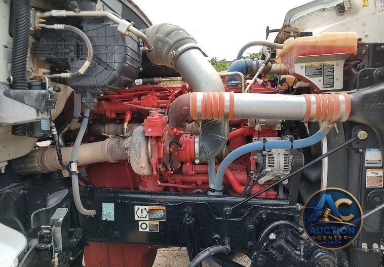 2021 Peterbilt 567  dump truck