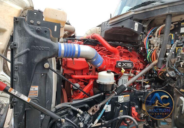 2021 Peterbilt 567  dump truck