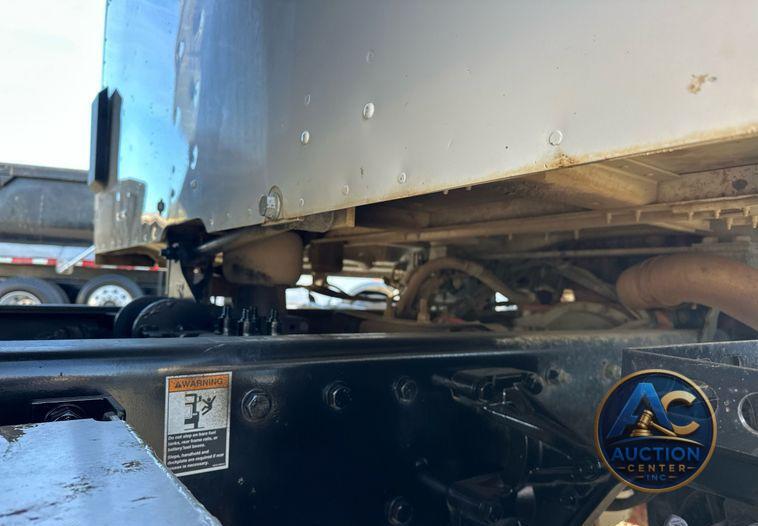 2019 Peterbilt 567 dump truck