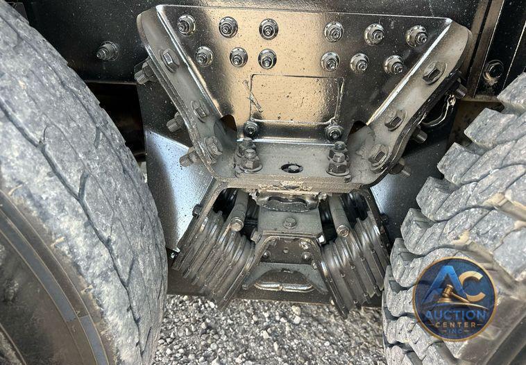 2019 Peterbilt 567 dump truck