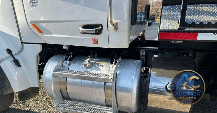2019 Peterbilt 567 dump truck