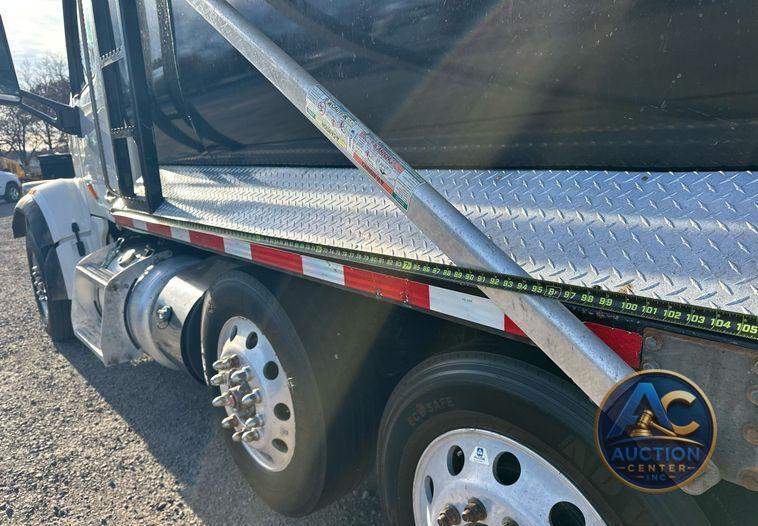 2019 Peterbilt 567 dump truck