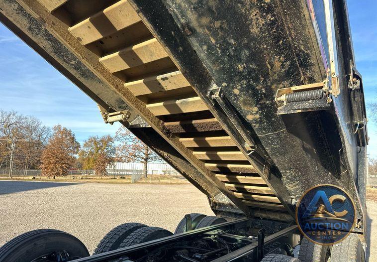2019 Peterbilt 567 dump truck