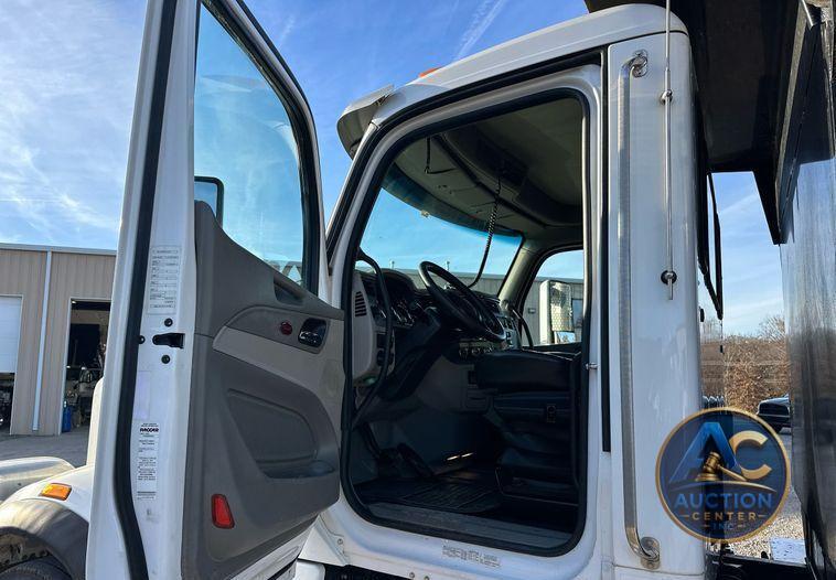2019 Peterbilt 567 dump truck