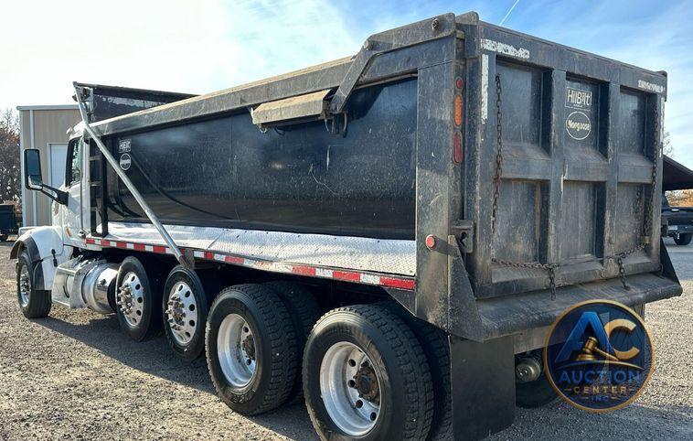 2019 Peterbilt 567 dump truck