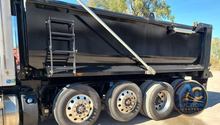 2023 Peterbilt 567  dump truck