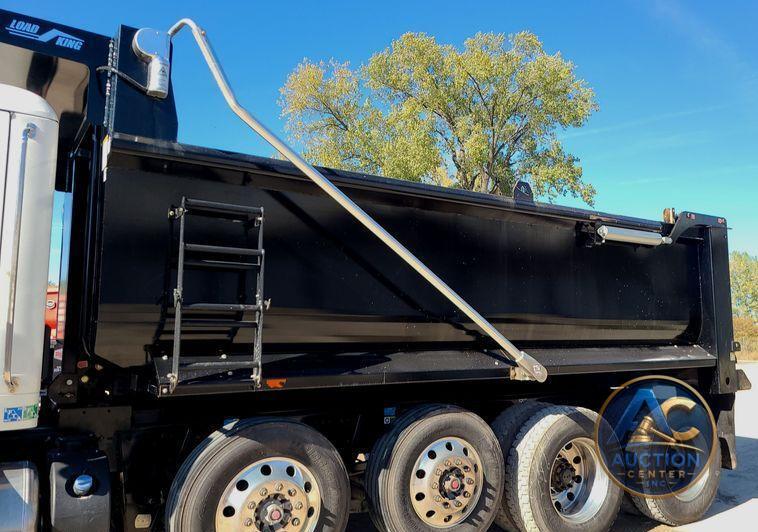 2023 Peterbilt 567  dump truck