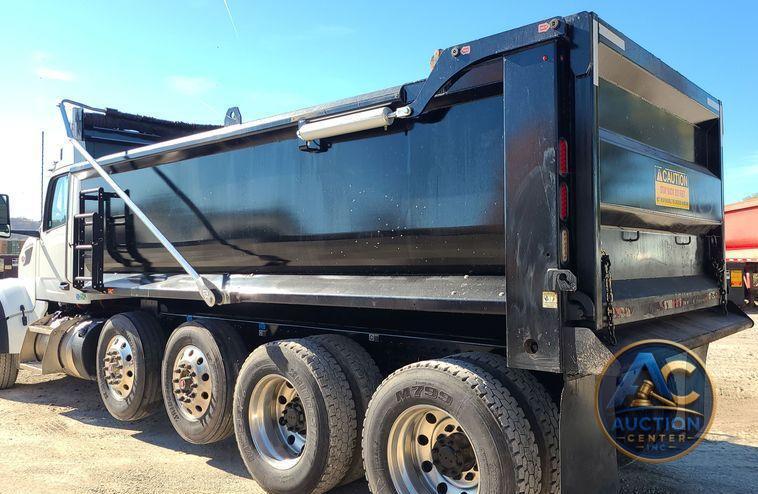 2023 Peterbilt 567  dump truck